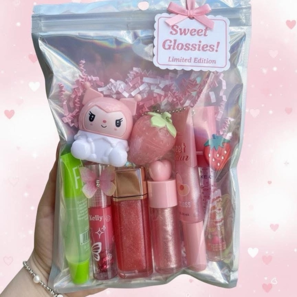 Cute Lip Gloss Set with Pink and Green Accents